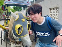 1767265675798-po-block-b-liburan-akhir-tahun-di-gili-trawangan-lombok-instagram-pyojihoonofficial-1767250888676_43