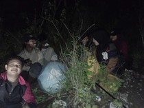 1767330435132-enam-mahasiswa-tersesat-di-tengah-hutan-saat-hendak-merayakan-malam-tahun-baru-2026-di-puncak-gunung-salunga-kecamatan-donggo--1767248640374_43