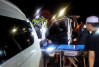 1767438480525-proses-evakuasi-korban-kecelakaan-maut-yang-menewaskan-seorang-ibu-dan-anaknya-di-jalan-denpasar-gilimanuk-desa-yehembang-kang-1767423217335_169