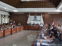 1767632723093-rapat-koordinasi-kepesertaan-penerima-bantuan-iuran-pbi-bpjs-kesehatan-di-gedung-dprd-buleleng-senin-512026-made-wijaya-kusuma-1767623732521_43
