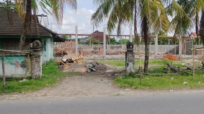 1767632730074-proses-pengerjaan-bangunan-kopdes-merah-putih-di-desa-ganti-kecamatan-praya-timur-lombok-tengah-dokumentasi-warga-1767616890283_169