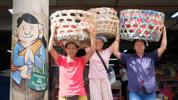 1767675936289-aktivitas-pedagang-di-pasar-badung-bali-kembali-normal-pascabanjir-1757839306892_169