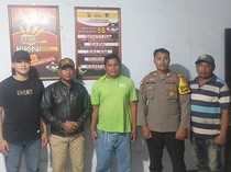 1767719125128-alamsyah-baju-hijau-pria-yang-aniaya-istri-karena-emosi-ditangkap-polsek-huu-istimewa-1767698231913_43