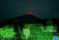1767935133873-visual-erupsi-gunung-ile-lewotolok-di-kabupaten-lembata-ntt-pada-kamis-812026-malam-foto-dok-pvmbg-1767918139763_43