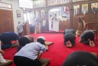 1768129516416-para-ibadah-natal-umat-kristen-ortodoks-di-reja-ortodoks-koptik-perawan-santa-maria-dan-malaikat-agung-rafael-di-denpasar-yang-1768125675194_43