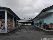 1768453552081-produsen-amdk-milik-istri-eks-wali-kota-bima-ellya-alwaini-muhammad-lutfi-yang-melakukan-phk-10-pekerja-tanpa-pesangon-rabu-14-1768377001451_43